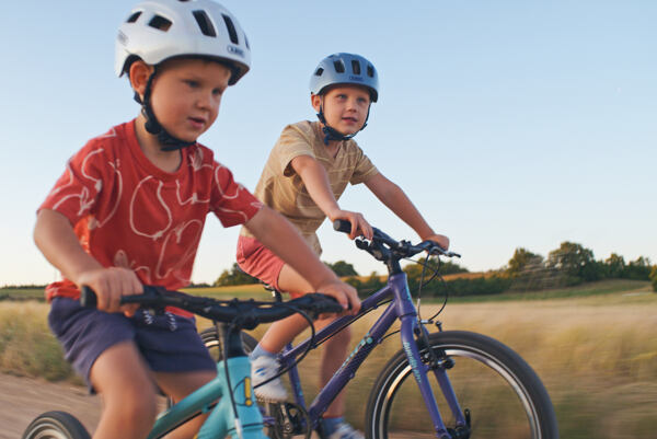 children on a children's bike Fíha on a trip